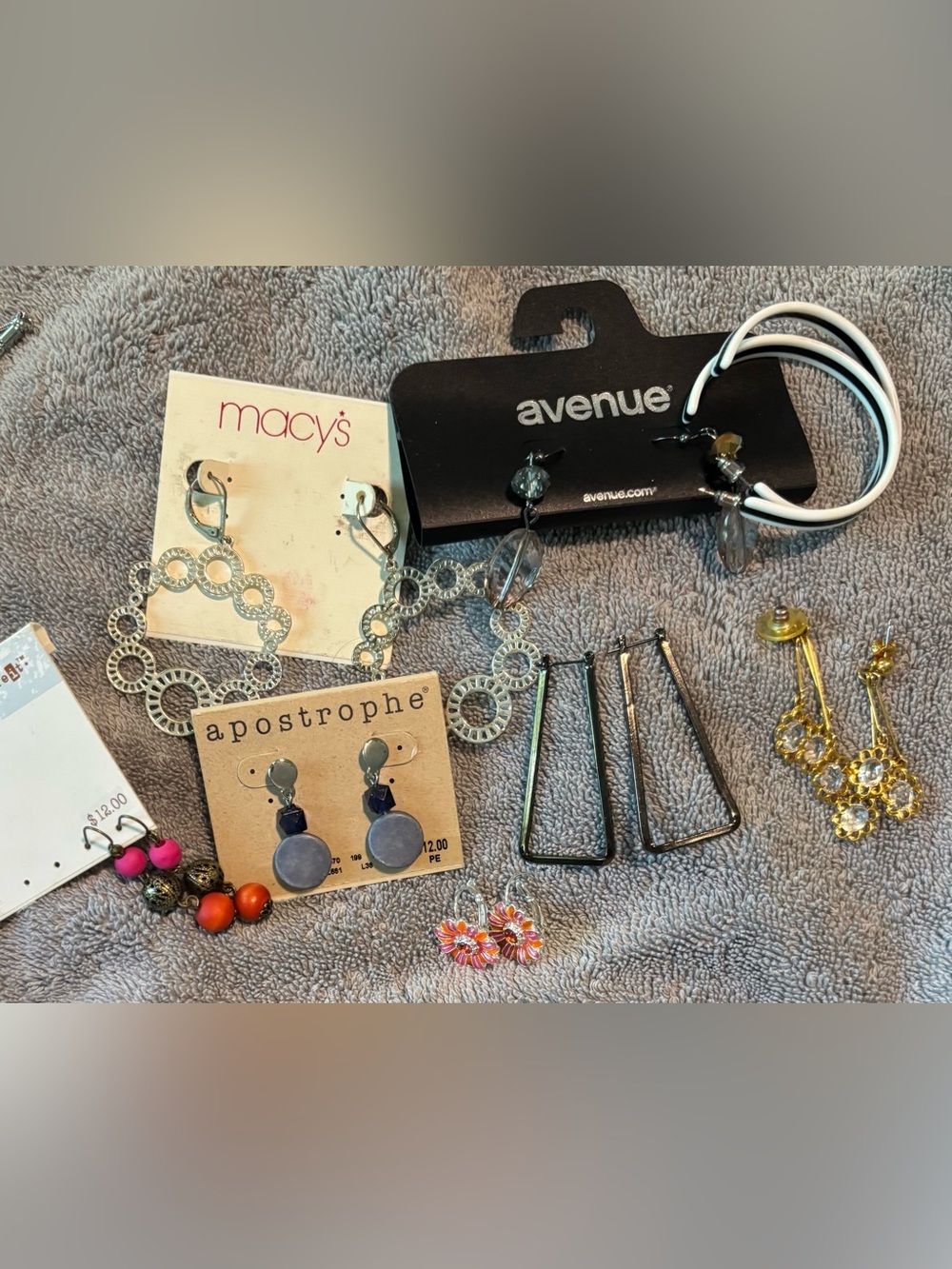 Lot of Earrings